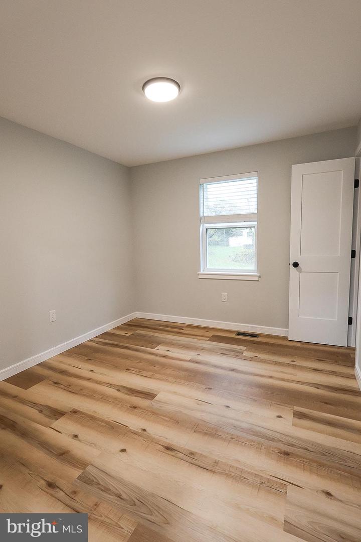 177 DICKS HOLLOW RD, WINCHESTER, Virginia 22603, 2 Bedrooms Bedrooms, ,1 BathroomBathrooms,Residential,For sale,177 DICKS HOLLOW RD,VAFV2037776 MLS # VAFV2037776