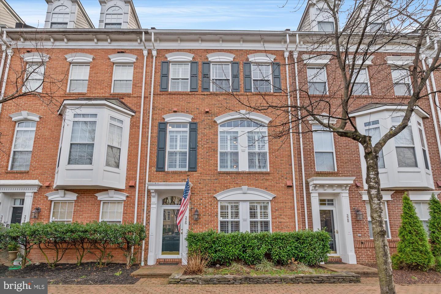 326 CAMERON STATION BLVD, ALEXANDRIA, Virginia 22304, 4 Bedrooms Bedrooms, ,3 BathroomsBathrooms,Residential,For sale,326 CAMERON STATION BLVD,VAAX2051486 MLS # VAAX2051486