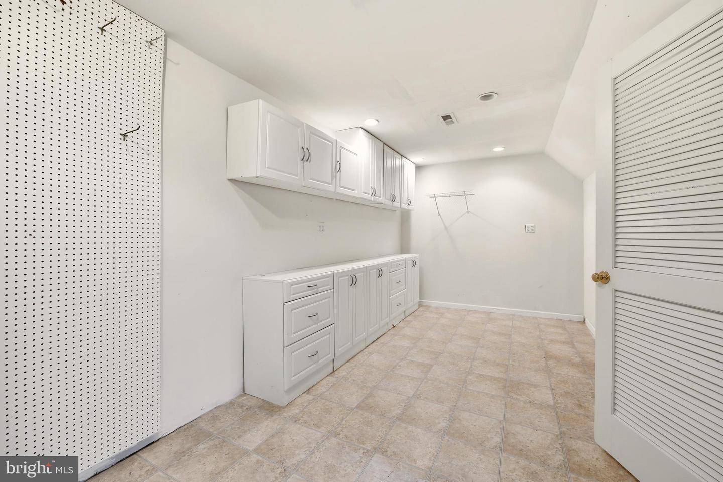 15115 GAFFNEY CIR, GAINESVILLE, Virginia 20155, 3 Bedrooms Bedrooms, ,3 BathroomsBathrooms,Residential,For sale,15115 GAFFNEY CIR,VAPW2107274 MLS # VAPW2107274 15115 GAFFNEY CIR, GAINESVILLE, Virginia 20155, 3 Bedrooms Bedrooms, ,3 BathroomsBathrooms,Residential,For sale,15115 GAFFNEY CIR,VAPW2107274 MLS # VAPW2107274