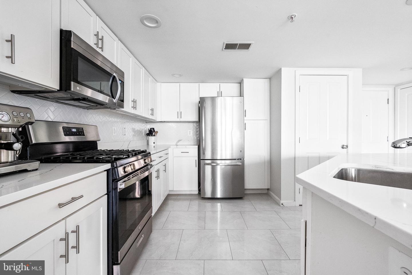 2220 N FAIRFAX DR #507, ARLINGTON, Virginia 22201, 2 Bedrooms Bedrooms, 4 Rooms Rooms,2 BathroomsBathrooms,Residential,For sale,2220 N FAIRFAX DR #507,VAAR2065700 MLS # VAAR2065700