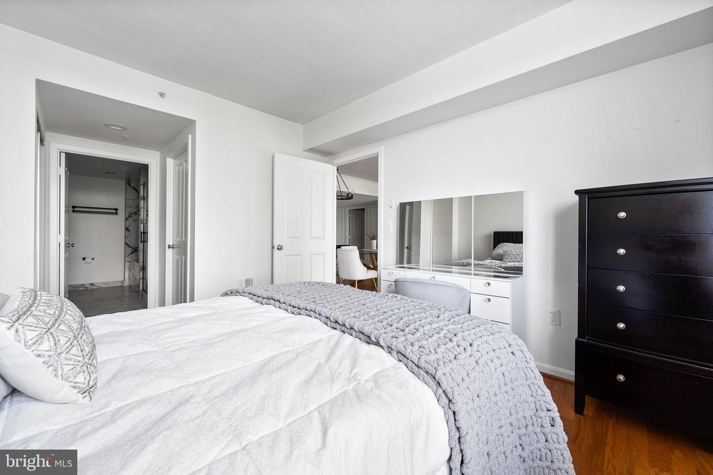 2220 N FAIRFAX DR #507, ARLINGTON, Virginia 22201, 2 Bedrooms Bedrooms, 4 Rooms Rooms,2 BathroomsBathrooms,Residential,For sale,2220 N FAIRFAX DR #507,VAAR2065700 MLS # VAAR2065700