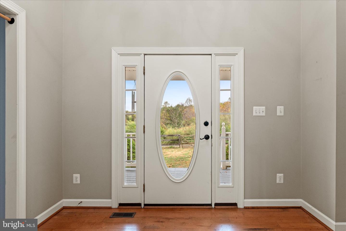 5194 BEACH RIDGE LN, AMISSVILLE, Virginia 20106, 5 Bedrooms Bedrooms, 9 Rooms Rooms,3 BathroomsBathrooms,Residential,For sale,5194 BEACH RIDGE LN,VACU2012012 MLS # VACU2012012