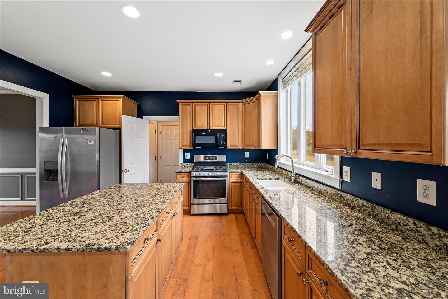 5194 BEACH RIDGE LN, AMISSVILLE, Virginia 20106, 5 Bedrooms Bedrooms, 9 Rooms Rooms,3 BathroomsBathrooms,Residential,For sale,5194 BEACH RIDGE LN,VACU2012012 MLS # VACU2012012