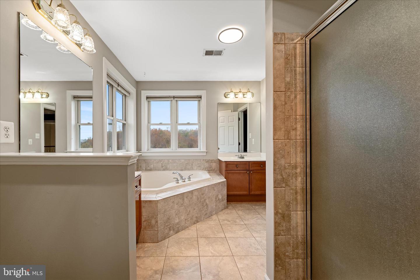 5194 BEACH RIDGE LN, AMISSVILLE, Virginia 20106, 5 Bedrooms Bedrooms, 9 Rooms Rooms,3 BathroomsBathrooms,Residential,For sale,5194 BEACH RIDGE LN,VACU2012012 MLS # VACU2012012