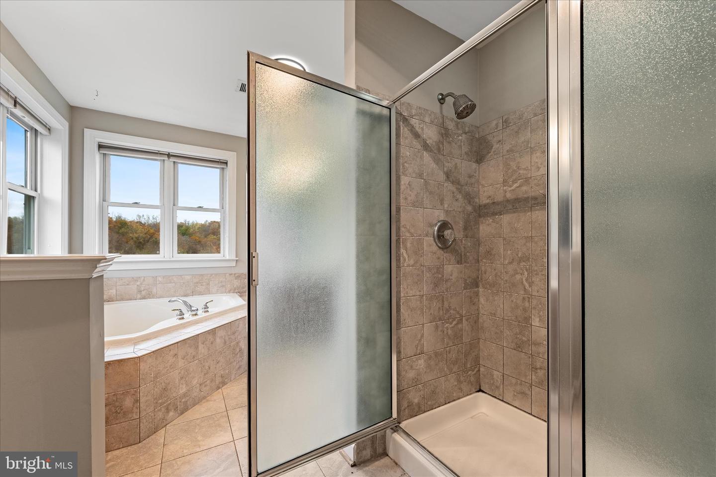 5194 BEACH RIDGE LN, AMISSVILLE, Virginia 20106, 5 Bedrooms Bedrooms, 9 Rooms Rooms,3 BathroomsBathrooms,Residential,For sale,5194 BEACH RIDGE LN,VACU2012012 MLS # VACU2012012