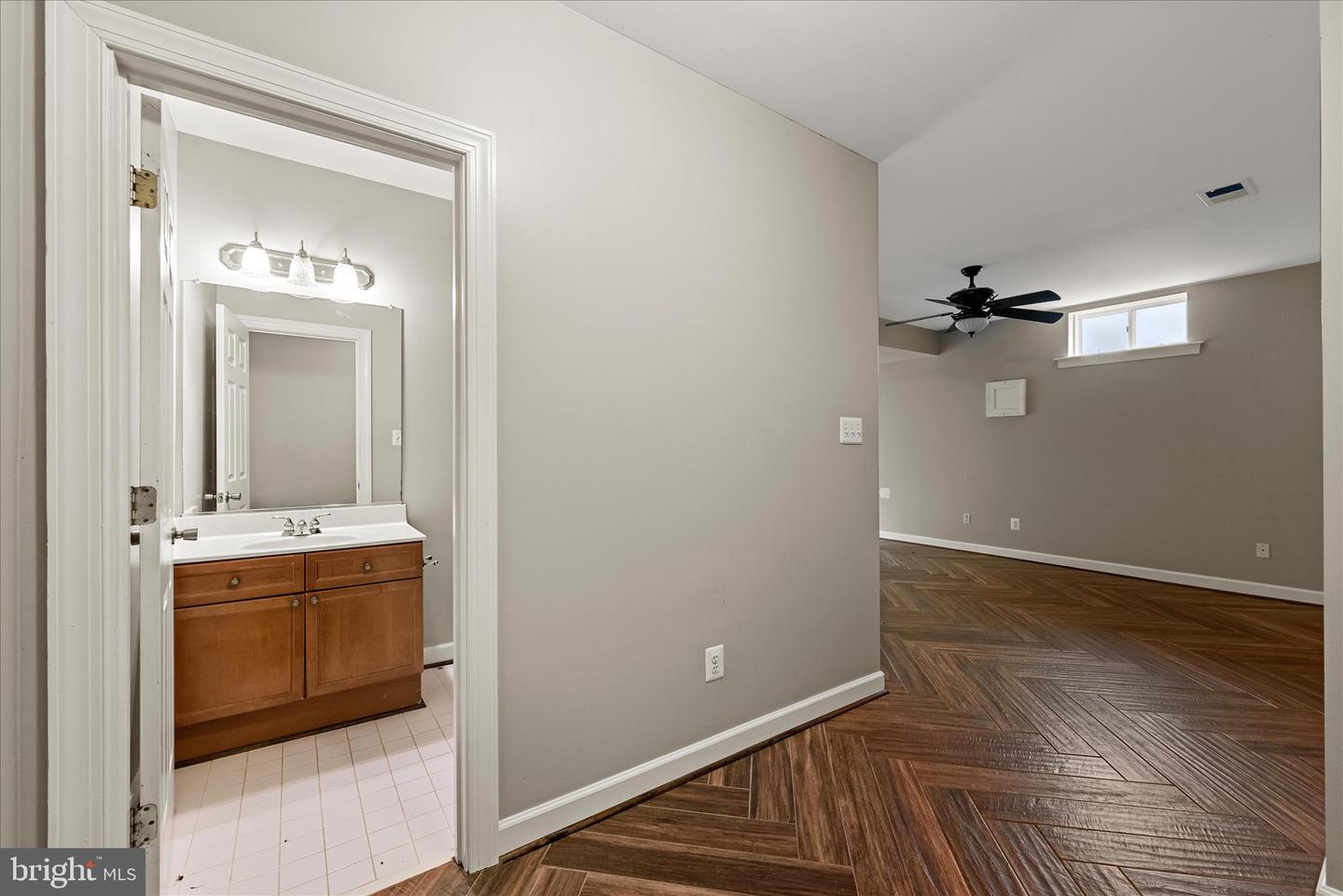 5194 BEACH RIDGE LN, AMISSVILLE, Virginia 20106, 5 Bedrooms Bedrooms, 9 Rooms Rooms,3 BathroomsBathrooms,Residential,For sale,5194 BEACH RIDGE LN,VACU2012012 MLS # VACU2012012