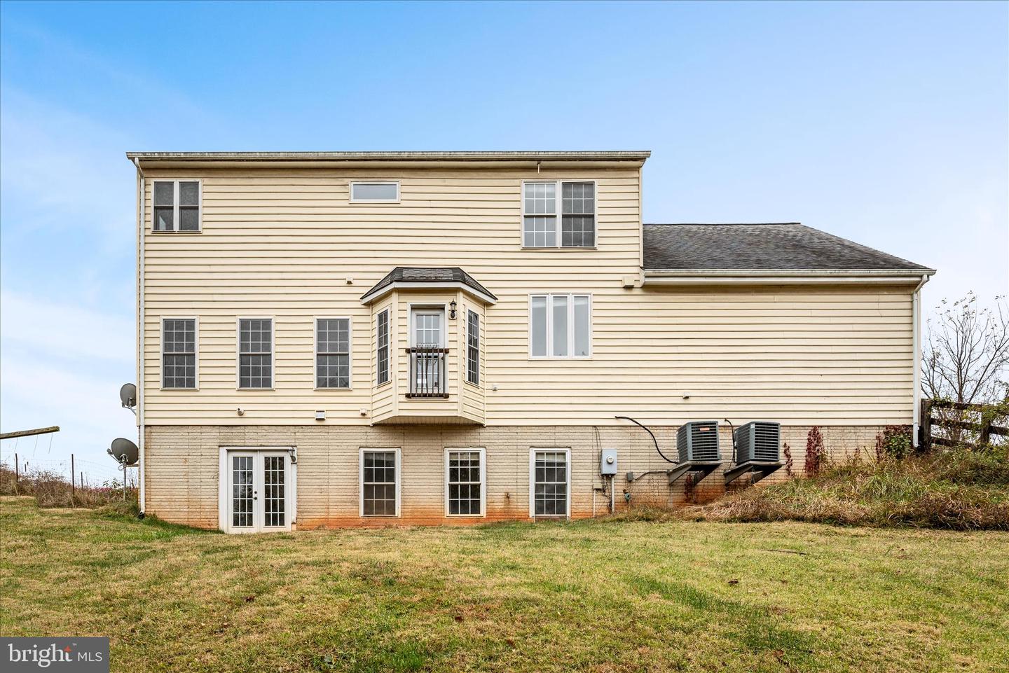 5194 BEACH RIDGE LN, AMISSVILLE, Virginia 20106, 5 Bedrooms Bedrooms, 9 Rooms Rooms,3 BathroomsBathrooms,Residential,For sale,5194 BEACH RIDGE LN,VACU2012012 MLS # VACU2012012
