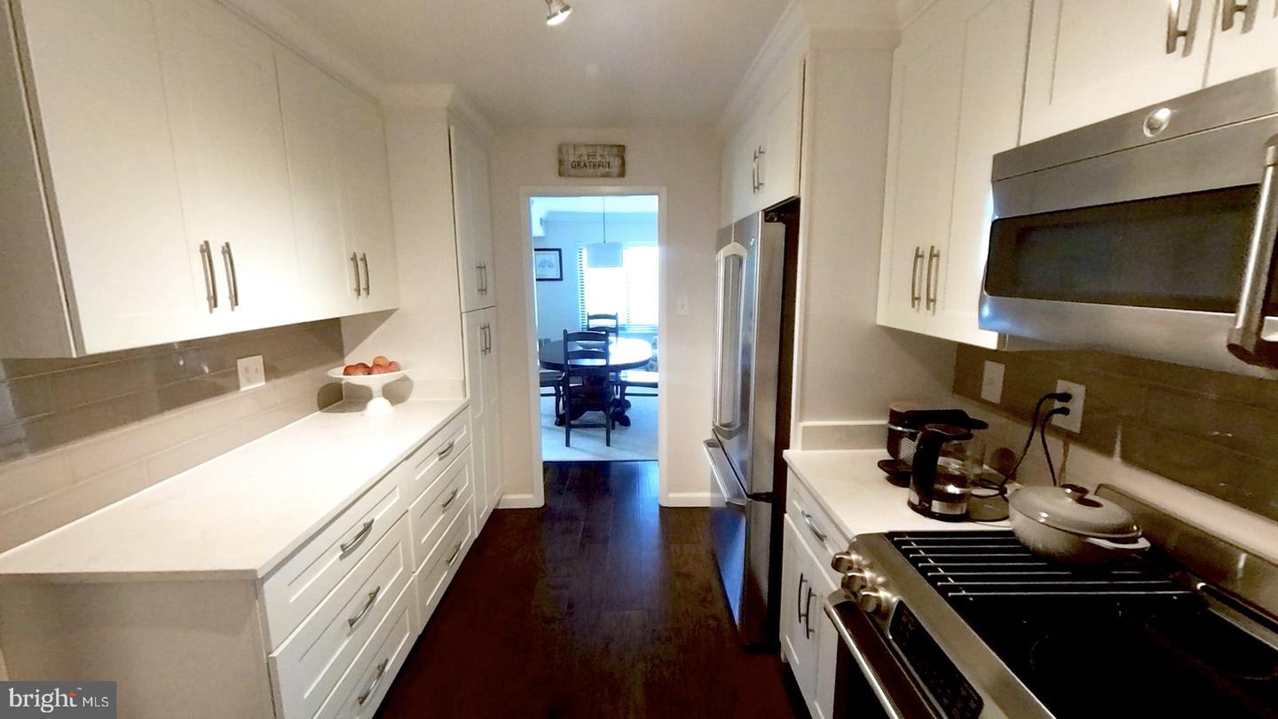 1915 BENNING RD RD NE #8 (THIRD FLOOR), WASHINGTON, District Of Columbia 20002, 2 Bedrooms Bedrooms, 5 Rooms Rooms,1 BathroomBathrooms,Residential,For sale,1915 BENNING RD RD NE #8 (THIRD FLOOR),DCDC2231978 MLS # DCDC2231978