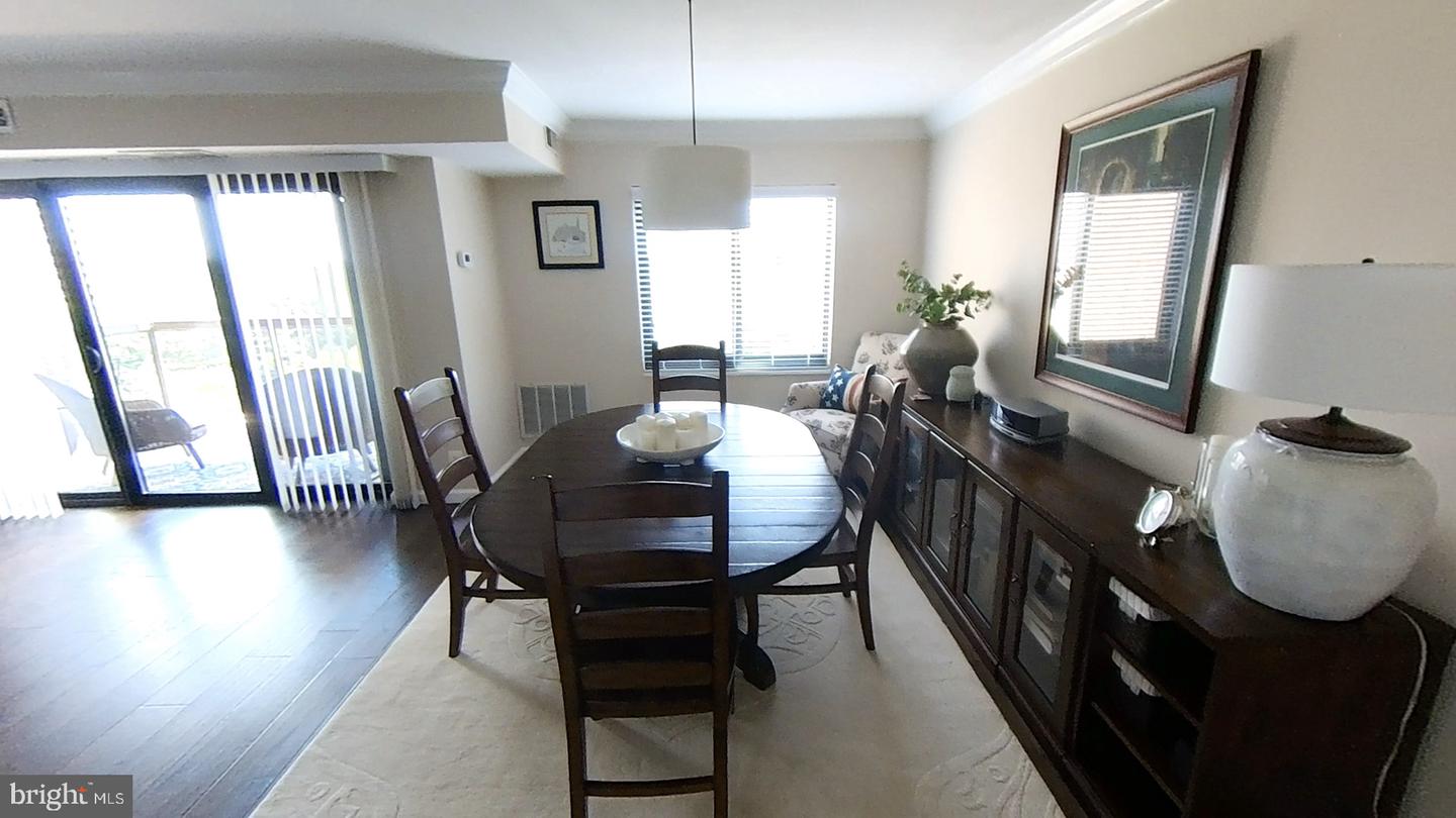 1915 BENNING RD RD NE #8 (THIRD FLOOR), WASHINGTON, District Of Columbia 20002, 2 Bedrooms Bedrooms, 5 Rooms Rooms,1 BathroomBathrooms,Residential,For sale,1915 BENNING RD RD NE #8 (THIRD FLOOR),DCDC2231978 MLS # DCDC2231978