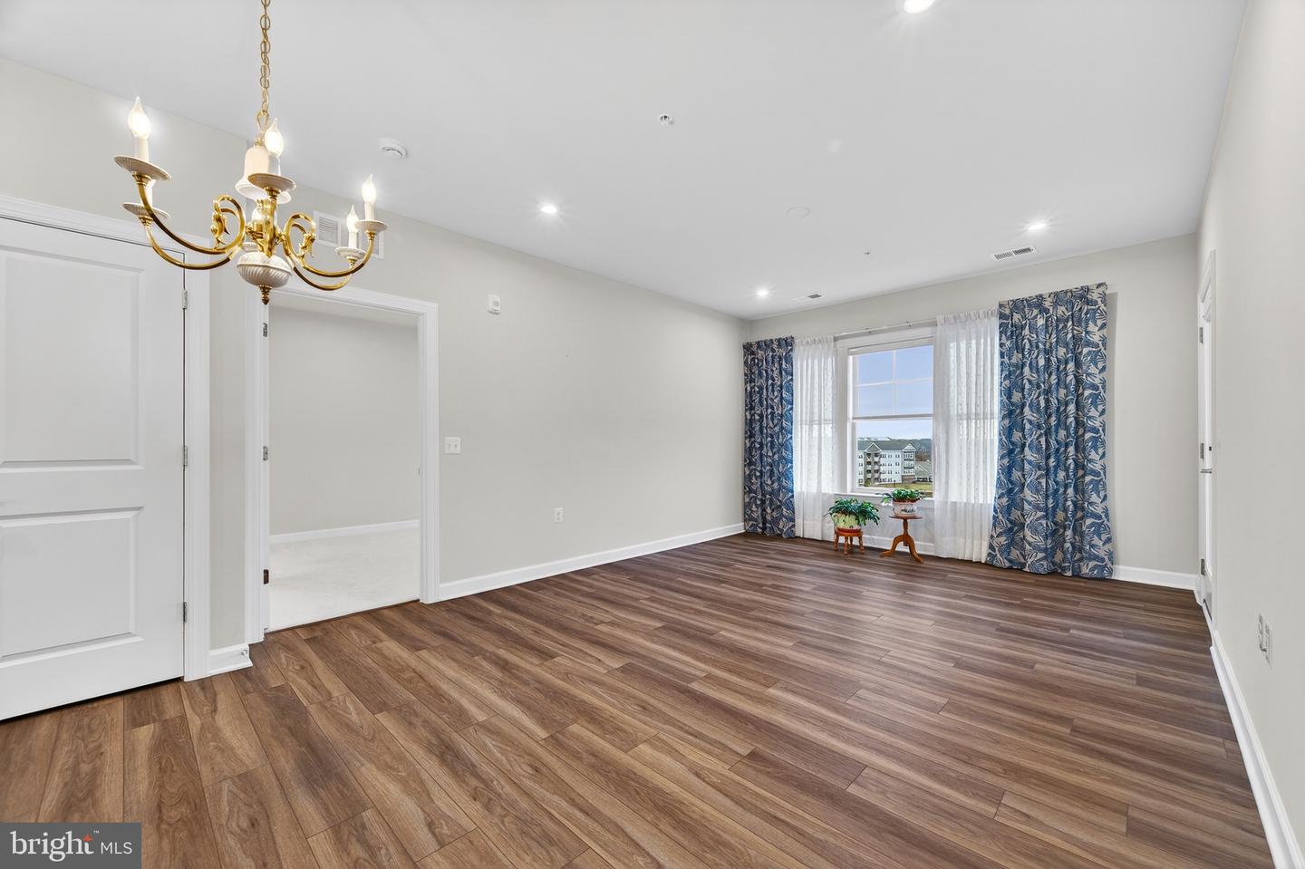 21630 HAWKSBILL HIGH CIR #403, STERLING, Virginia 20164, 2 Bedrooms Bedrooms, ,2 BathroomsBathrooms,Residential,For sale,21630 HAWKSBILL HIGH CIR #403,VALO2111258 MLS # VALO2111258