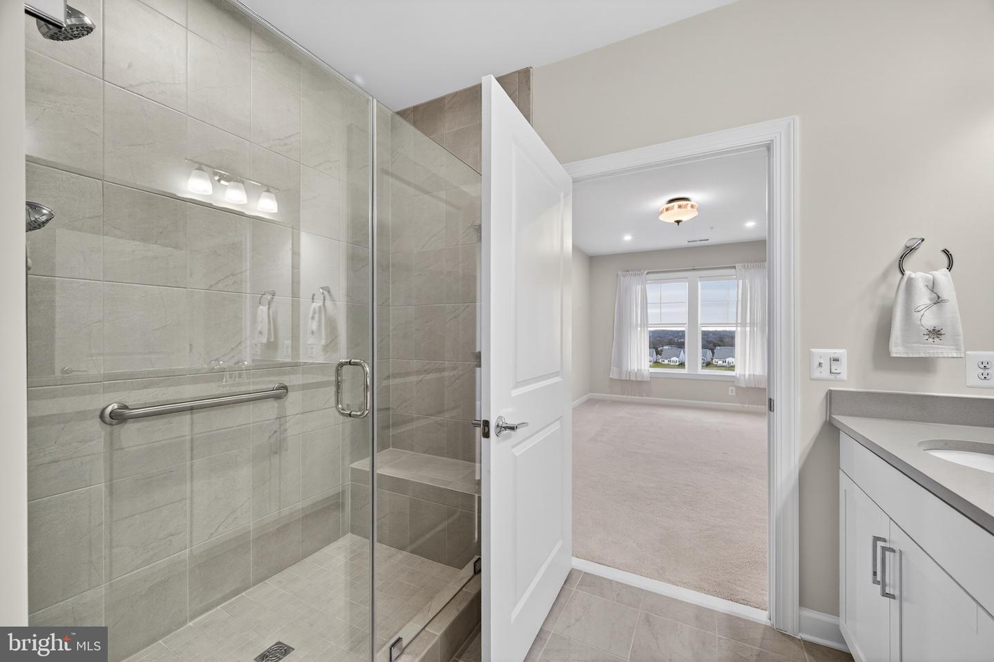 21630 HAWKSBILL HIGH CIR #403, STERLING, Virginia 20164, 2 Bedrooms Bedrooms, ,2 BathroomsBathrooms,Residential,For sale,21630 HAWKSBILL HIGH CIR #403,VALO2111258 MLS # VALO2111258