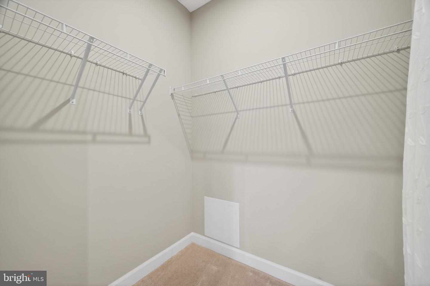 21630 HAWKSBILL HIGH CIR #403, STERLING, Virginia 20164, 2 Bedrooms Bedrooms, ,2 BathroomsBathrooms,Residential,For sale,21630 HAWKSBILL HIGH CIR #403,VALO2111258 MLS # VALO2111258