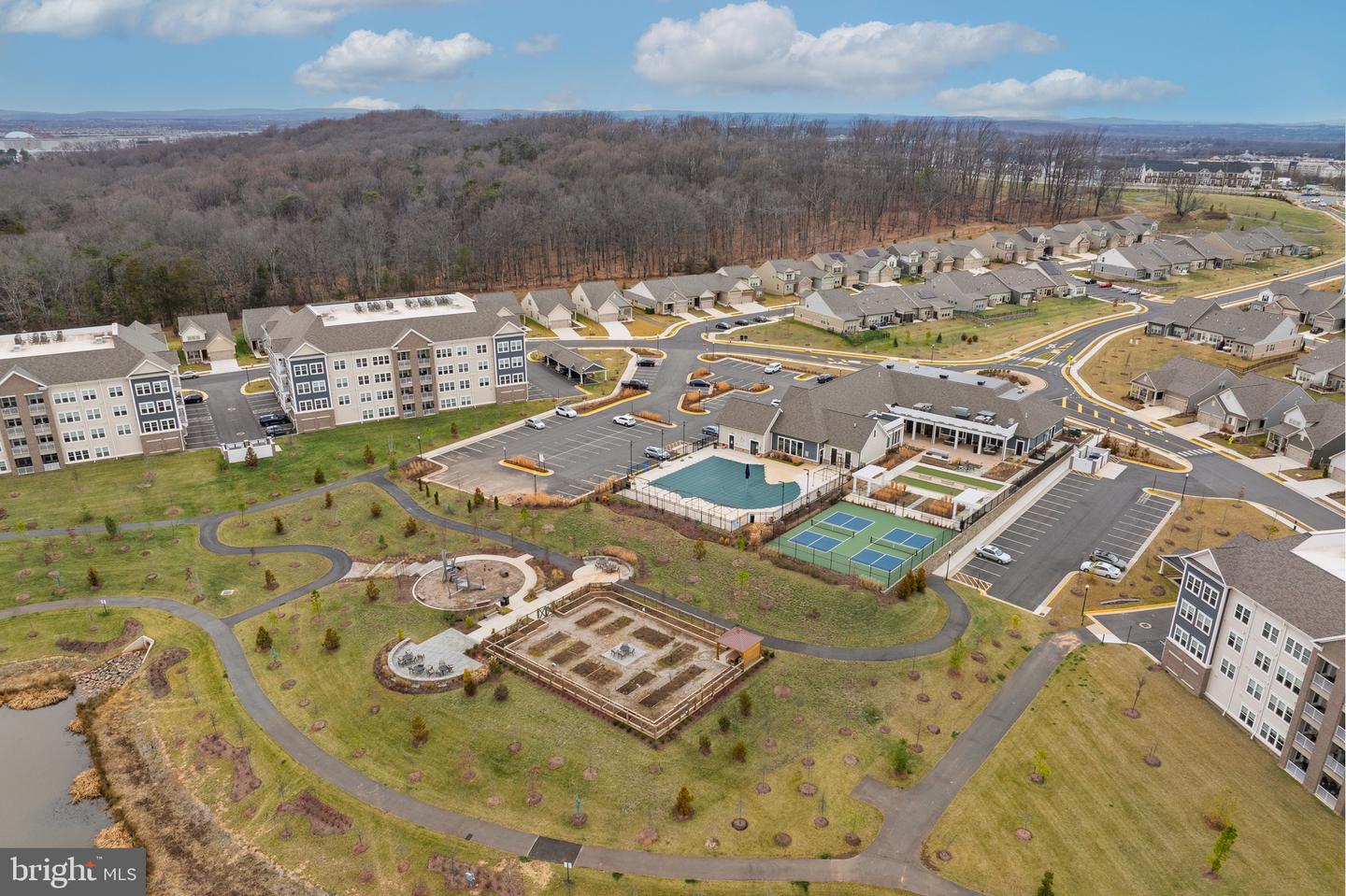 21630 HAWKSBILL HIGH CIR #403, STERLING, Virginia 20164, 2 Bedrooms Bedrooms, ,2 BathroomsBathrooms,Residential,For sale,21630 HAWKSBILL HIGH CIR #403,VALO2111258 MLS # VALO2111258