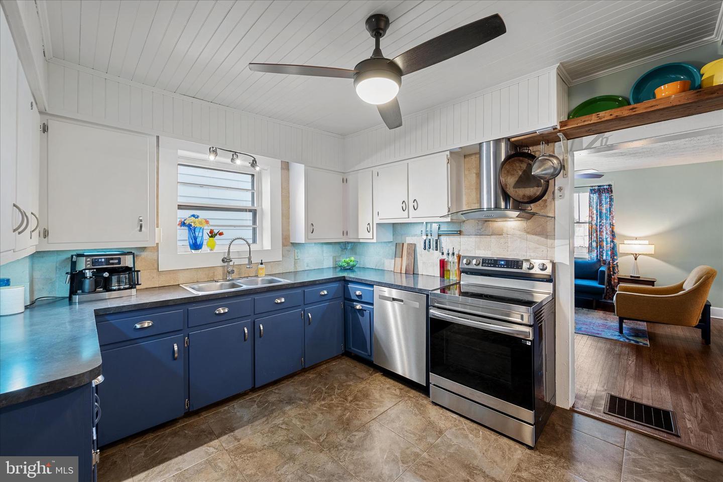 414 S CAMERON ST, WINCHESTER, Virginia 22601, 3 Bedrooms Bedrooms, 9 Rooms Rooms,2 BathroomsBathrooms,Residential,For sale,414 S CAMERON ST,VAWI2009506 MLS # VAWI2009506