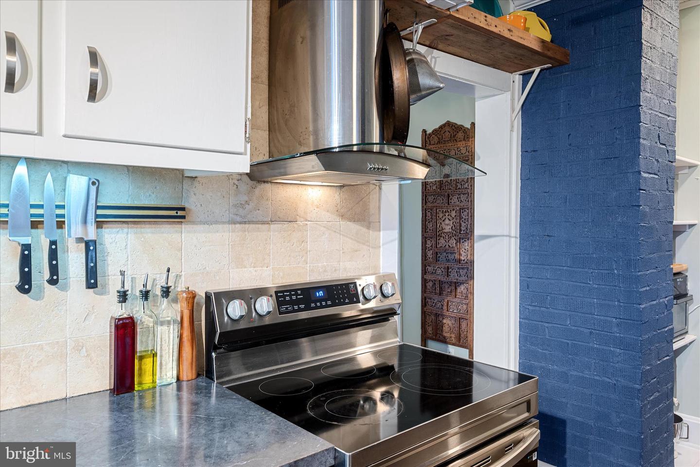 414 S CAMERON ST, WINCHESTER, Virginia 22601, 3 Bedrooms Bedrooms, 9 Rooms Rooms,2 BathroomsBathrooms,Residential,For sale,414 S CAMERON ST,VAWI2009506 MLS # VAWI2009506