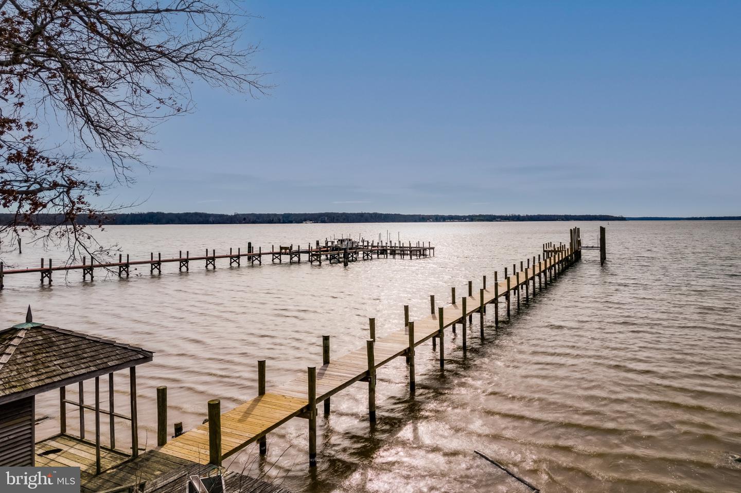 9433 FERRY LANDING CT, ALEXANDRIA, Virginia 22309, 5 Bedrooms Bedrooms, 12 Rooms Rooms,5 BathroomsBathrooms,Residential,For sale,9433 FERRY LANDING CT,VAFX2279924 MLS # VAFX2279924