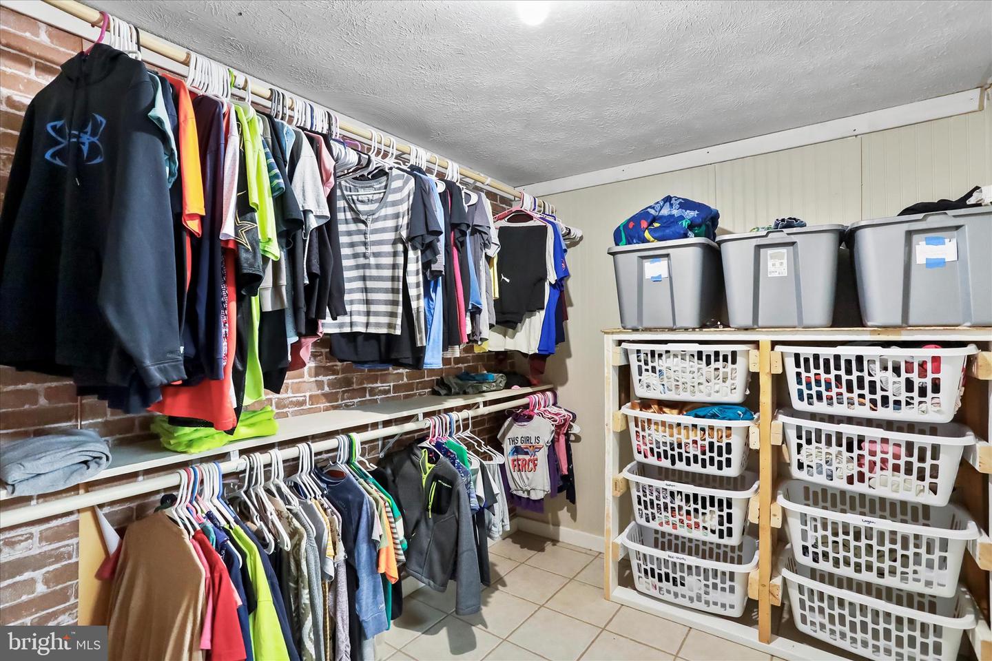 2986 RIDGE HOLLOW RD, EDINBURG, Virginia 22824, 3 Bedrooms Bedrooms, 12 Rooms Rooms,2 BathroomsBathrooms,Residential,For sale,2986 RIDGE HOLLOW RD,VASH2013058 MLS # VASH2013058