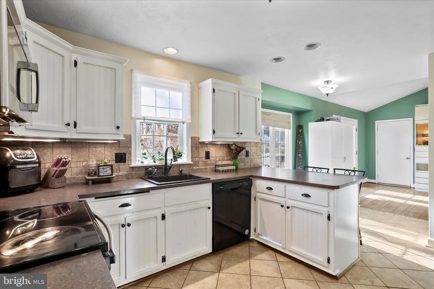 2986 RIDGE HOLLOW RD, EDINBURG, Virginia 22824, 3 Bedrooms Bedrooms, 12 Rooms Rooms,2 BathroomsBathrooms,Residential,For sale,2986 RIDGE HOLLOW RD,VASH2013058 MLS # VASH2013058