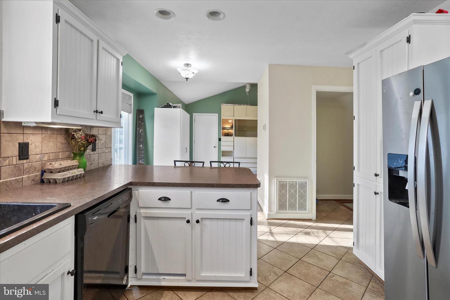 2986 RIDGE HOLLOW RD, EDINBURG, Virginia 22824, 3 Bedrooms Bedrooms, 12 Rooms Rooms,2 BathroomsBathrooms,Residential,For sale,2986 RIDGE HOLLOW RD,VASH2013058 MLS # VASH2013058