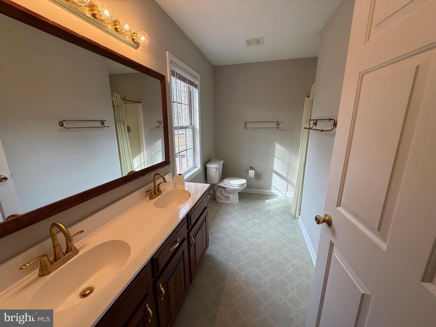 5545 YANCEYVILLE RD, LOUISA, Virginia 23093, 4 Bedrooms Bedrooms, 10 Rooms Rooms,4 BathroomsBathrooms,Residential,For sale,5545 YANCEYVILLE RD,VALA2008940 MLS # VALA2008940