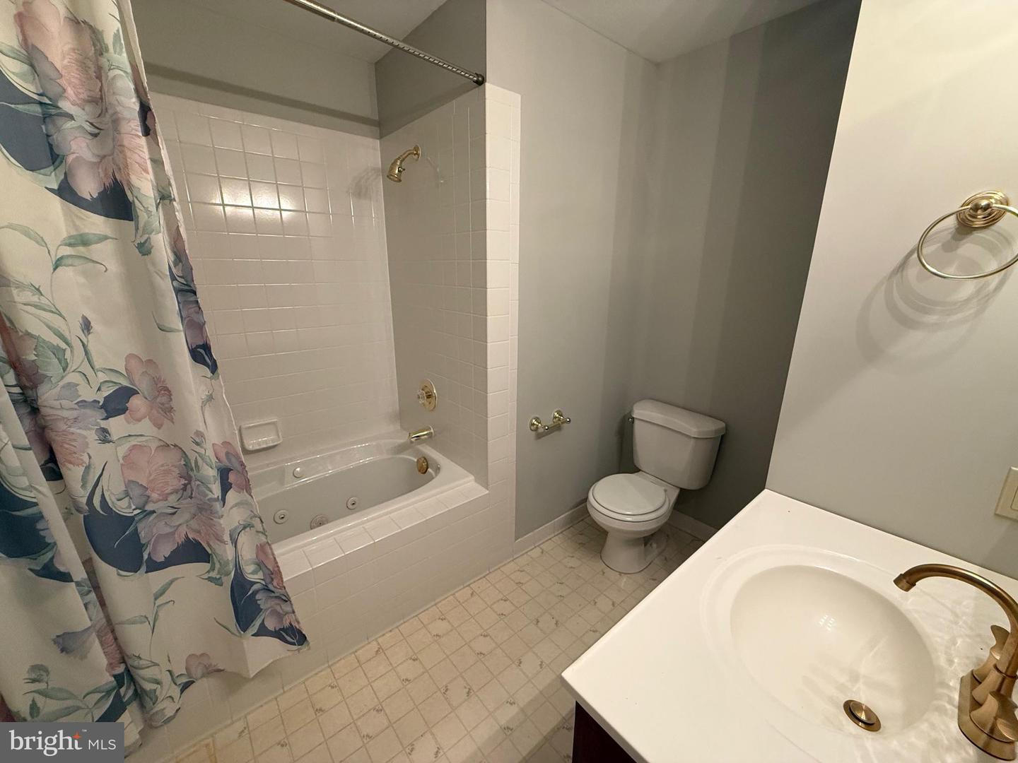 5545 YANCEYVILLE RD, LOUISA, Virginia 23093, 4 Bedrooms Bedrooms, 10 Rooms Rooms,4 BathroomsBathrooms,Residential,For sale,5545 YANCEYVILLE RD,VALA2008940 MLS # VALA2008940