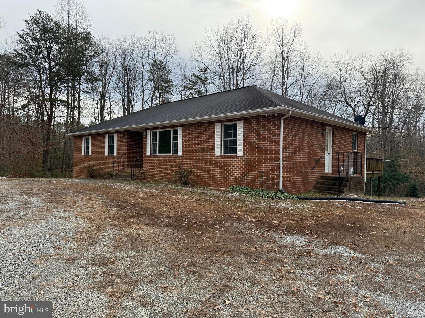 5545 YANCEYVILLE RD, LOUISA, Virginia 23093, 4 Bedrooms Bedrooms, 10 Rooms Rooms,4 BathroomsBathrooms,Residential,For sale,5545 YANCEYVILLE RD,VALA2008940 MLS # VALA2008940