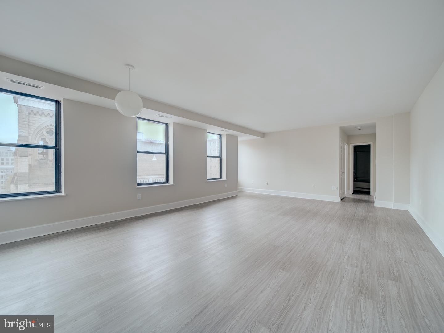 1115 12TH ST NW #601, WASHINGTON, District Of Columbia 20005, 1 Bedroom Bedrooms, ,1 BathroomBathrooms,Residential,For sale,1115 12TH ST NW #601,DCDC2233054 MLS # DCDC2233054