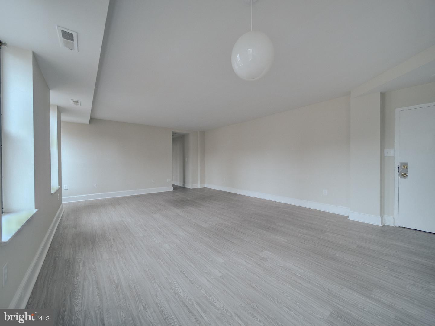 1115 12TH ST NW #601, WASHINGTON, District Of Columbia 20005, 1 Bedroom Bedrooms, ,1 BathroomBathrooms,Residential,For sale,1115 12TH ST NW #601,DCDC2233054 MLS # DCDC2233054