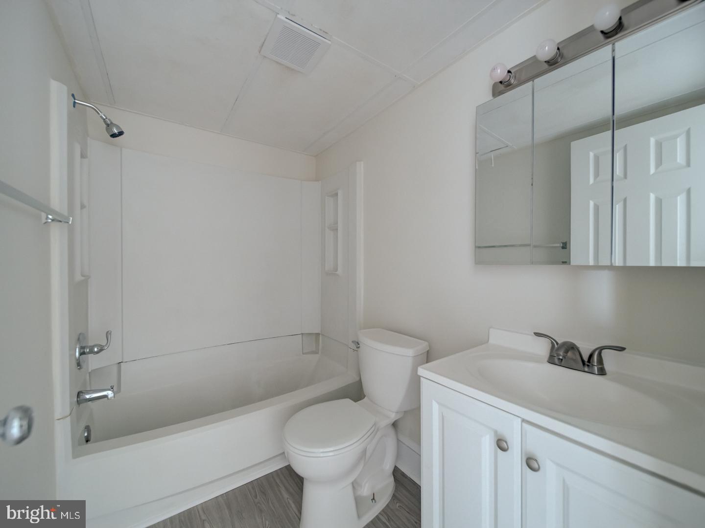 1115 12TH ST NW #601, WASHINGTON, District Of Columbia 20005, 1 Bedroom Bedrooms, ,1 BathroomBathrooms,Residential,For sale,1115 12TH ST NW #601,DCDC2233054 MLS # DCDC2233054