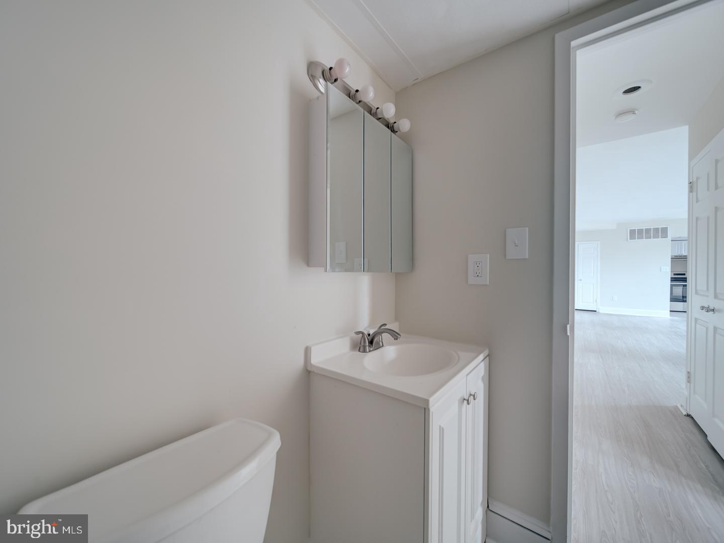 1115 12TH ST NW #601, WASHINGTON, District Of Columbia 20005, 1 Bedroom Bedrooms, ,1 BathroomBathrooms,Residential,For sale,1115 12TH ST NW #601,DCDC2233054 MLS # DCDC2233054