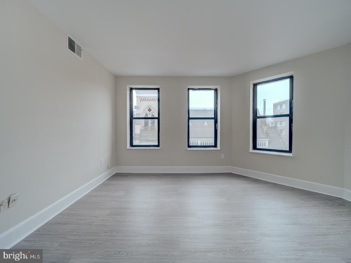 1115 12TH ST NW #601, WASHINGTON, District Of Columbia 20005, 1 Bedroom Bedrooms, ,1 BathroomBathrooms,Residential,For sale,1115 12TH ST NW #601,DCDC2233054 MLS # DCDC2233054