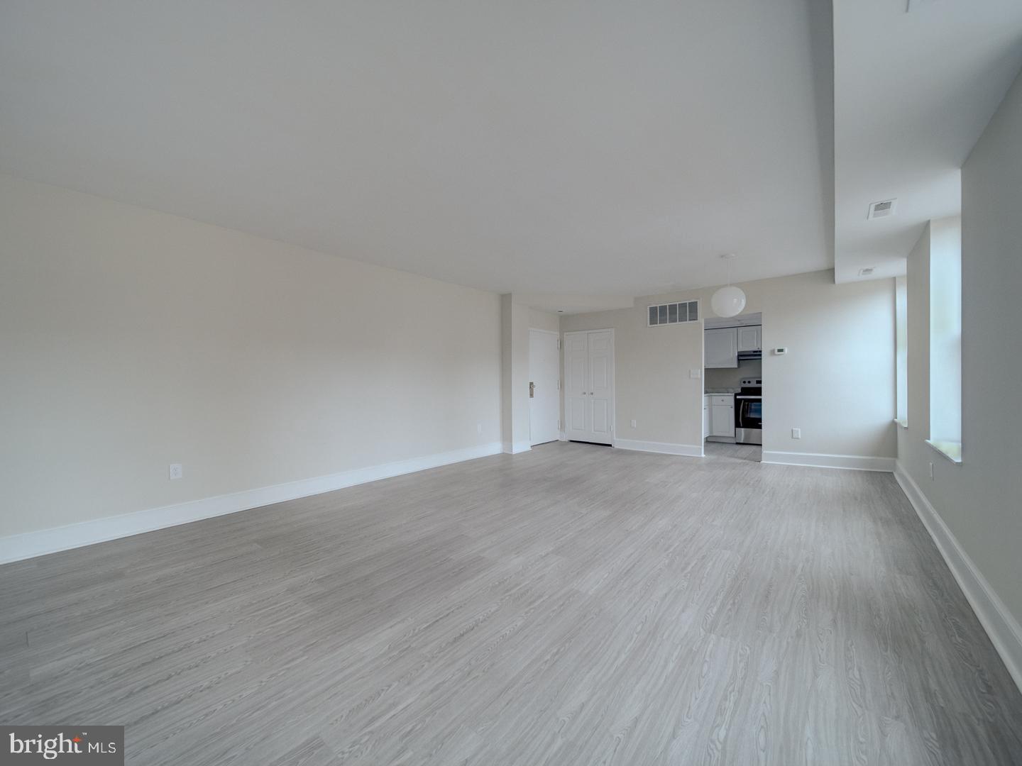 1115 12TH ST NW #601, WASHINGTON, District Of Columbia 20005, 1 Bedroom Bedrooms, ,1 BathroomBathrooms,Residential,For sale,1115 12TH ST NW #601,DCDC2233054 MLS # DCDC2233054