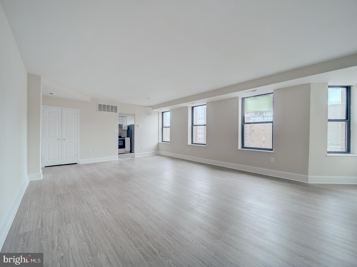 1115 12TH ST NW #601, WASHINGTON, District Of Columbia 20005, 1 Bedroom Bedrooms, ,1 BathroomBathrooms,Residential,For sale,1115 12TH ST NW #601,DCDC2233054 MLS # DCDC2233054