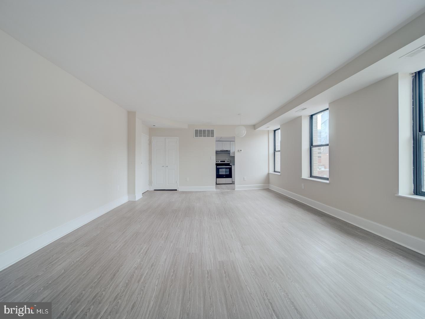 1115 12TH ST NW #601, WASHINGTON, District Of Columbia 20005, 1 Bedroom Bedrooms, ,1 BathroomBathrooms,Residential,For sale,1115 12TH ST NW #601,DCDC2233054 MLS # DCDC2233054