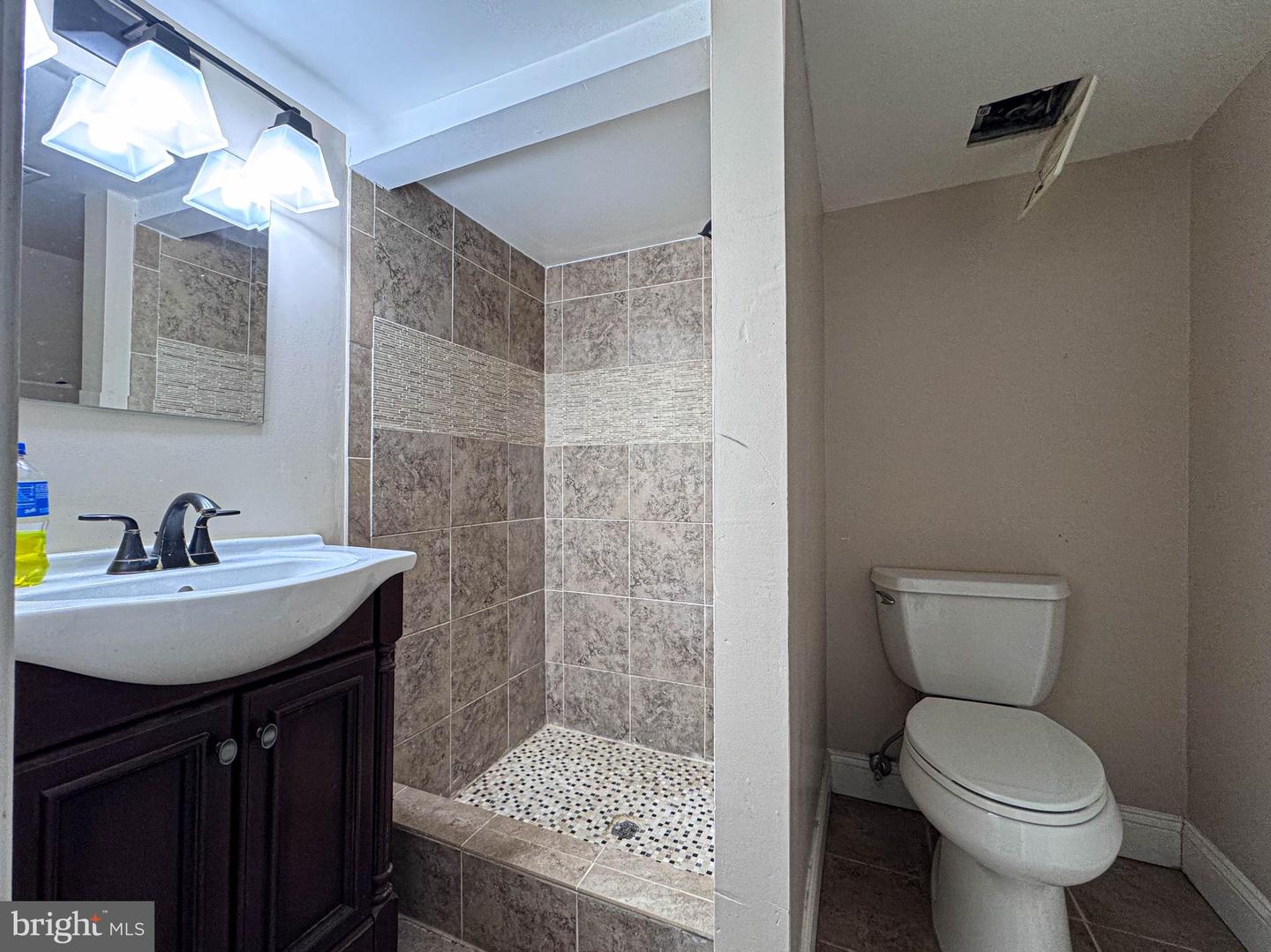 1688 FORT DUPONT ST SE, WASHINGTON, District Of Columbia 20020, 3 Bedrooms Bedrooms, ,2 BathroomsBathrooms,Residential,For sale,1688 FORT DUPONT ST SE,DCDC2233334 MLS # DCDC2233334 1688 FORT DUPONT ST SE, WASHINGTON, District Of Columbia 20020, 3 Bedrooms Bedrooms, ,2 BathroomsBathrooms,Residential,For sale,1688 FORT DUPONT ST SE,DCDC2233334 MLS # DCDC2233334