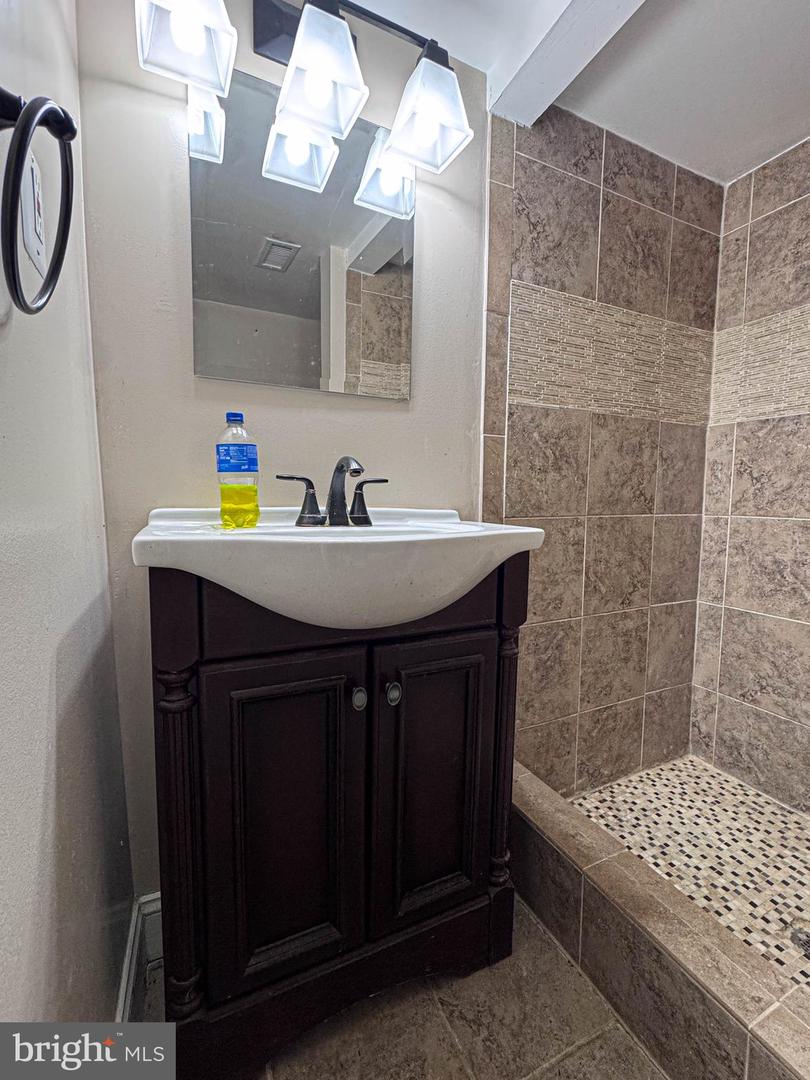 1688 FORT DUPONT ST SE, WASHINGTON, District Of Columbia 20020, 3 Bedrooms Bedrooms, ,2 BathroomsBathrooms,Residential,For sale,1688 FORT DUPONT ST SE,DCDC2233334 MLS # DCDC2233334 1688 FORT DUPONT ST SE, WASHINGTON, District Of Columbia 20020, 3 Bedrooms Bedrooms, ,2 BathroomsBathrooms,Residential,For sale,1688 FORT DUPONT ST SE,DCDC2233334 MLS # DCDC2233334