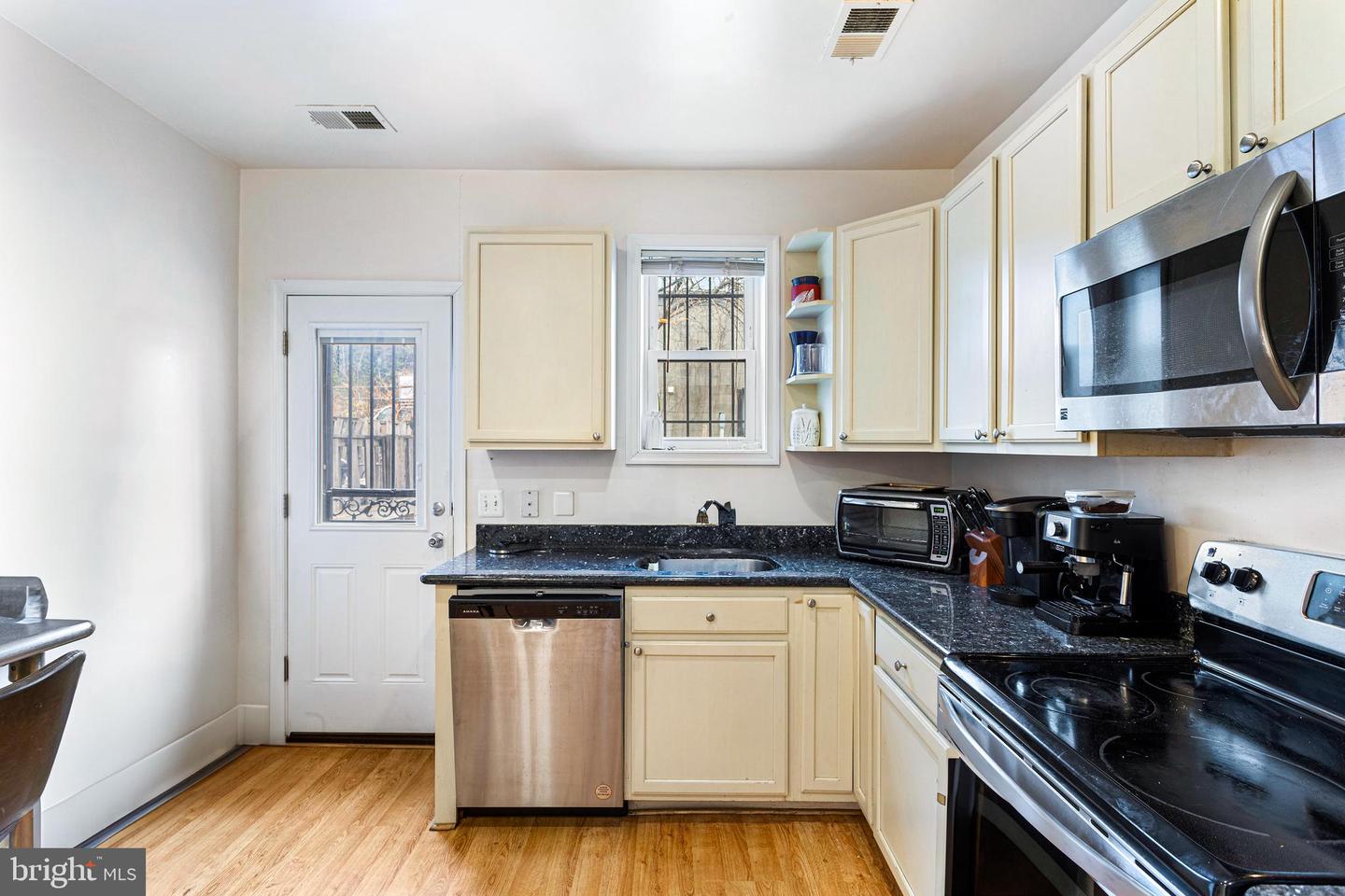 314 K ST NE, WASHINGTON, District Of Columbia 20002, 4 Bedrooms Bedrooms, ,3 BathroomsBathrooms,Residential,For sale,314 K ST NE,DCDC2234282 MLS # DCDC2234282
