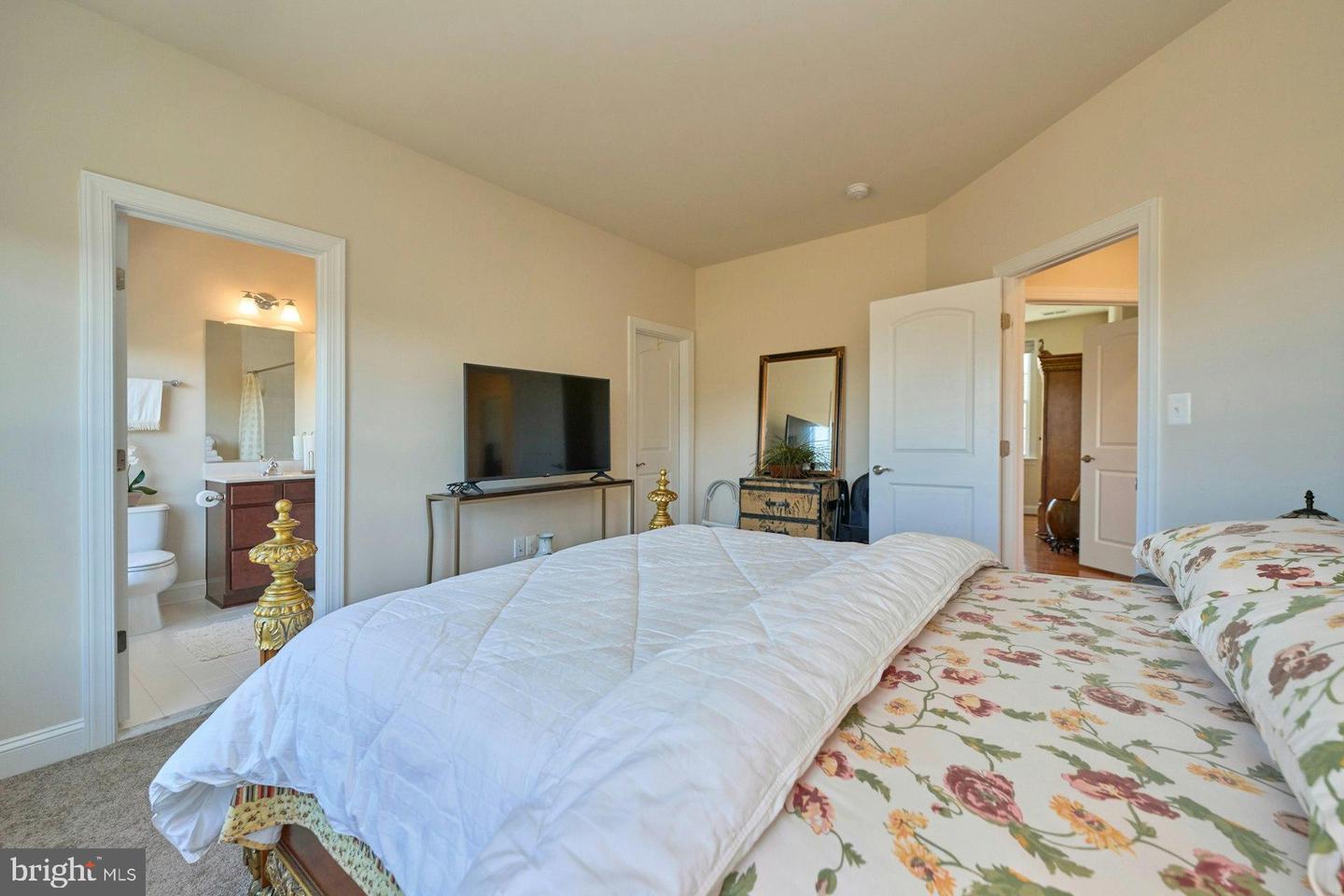 41019 TAYLOR RIDGE LN, PAEONIAN SPRINGS, Virginia 20129, 4 Bedrooms Bedrooms, 18 Rooms Rooms,3 BathroomsBathrooms,Residential,For sale,41019 TAYLOR RIDGE LN,VALO2112138 MLS # VALO2112138 41019 TAYLOR RIDGE LN, PAEONIAN SPRINGS, Virginia 20129, 4 Bedrooms Bedrooms, 18 Rooms Rooms,3 BathroomsBathrooms,Residential,For sale,41019 TAYLOR RIDGE LN,VALO2112138 MLS # VALO2112138