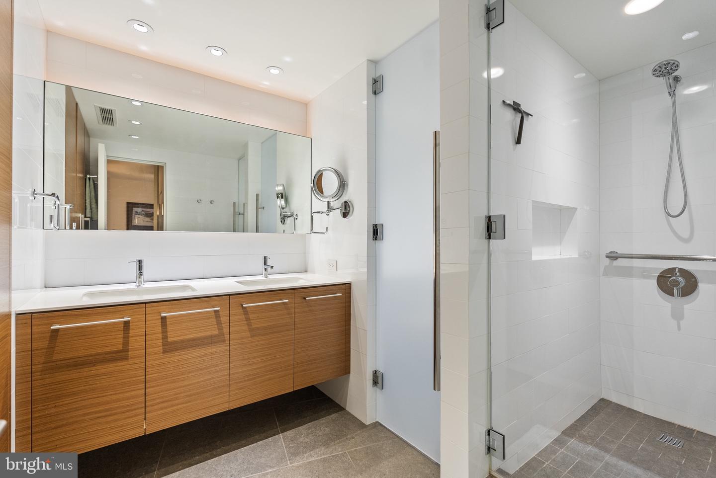 700 NEW HAMPSHIRE AVE NW #519, WASHINGTON, District Of Columbia 20037, 2 Bedrooms Bedrooms, ,2 BathroomsBathrooms,Residential,For sale,700 NEW HAMPSHIRE AVE NW #519,DCDC2234472 MLS # DCDC2234472