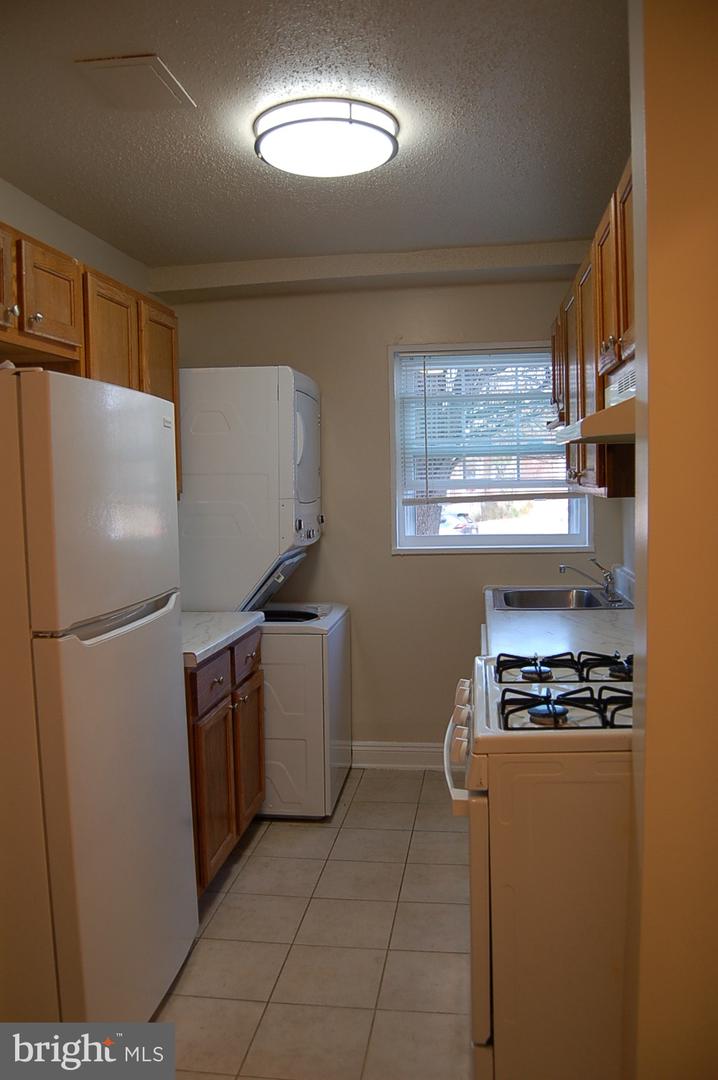 2237 FARRINGTON AVE #101, ALEXANDRIA, Virginia 22303, 1 Bedroom Bedrooms, ,1 BathroomBathrooms,Residential,For sale,2237 FARRINGTON AVE #101,VAFX2282452 MLS # VAFX2282452