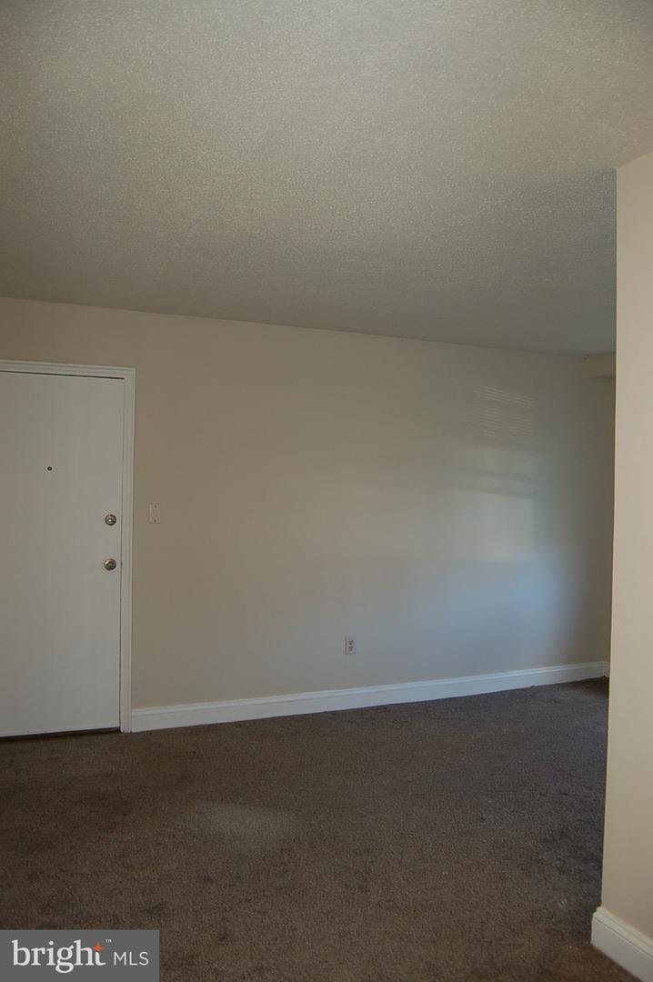 2237 FARRINGTON AVE #101, ALEXANDRIA, Virginia 22303, 1 Bedroom Bedrooms, ,1 BathroomBathrooms,Residential,For sale,2237 FARRINGTON AVE #101,VAFX2282452 MLS # VAFX2282452