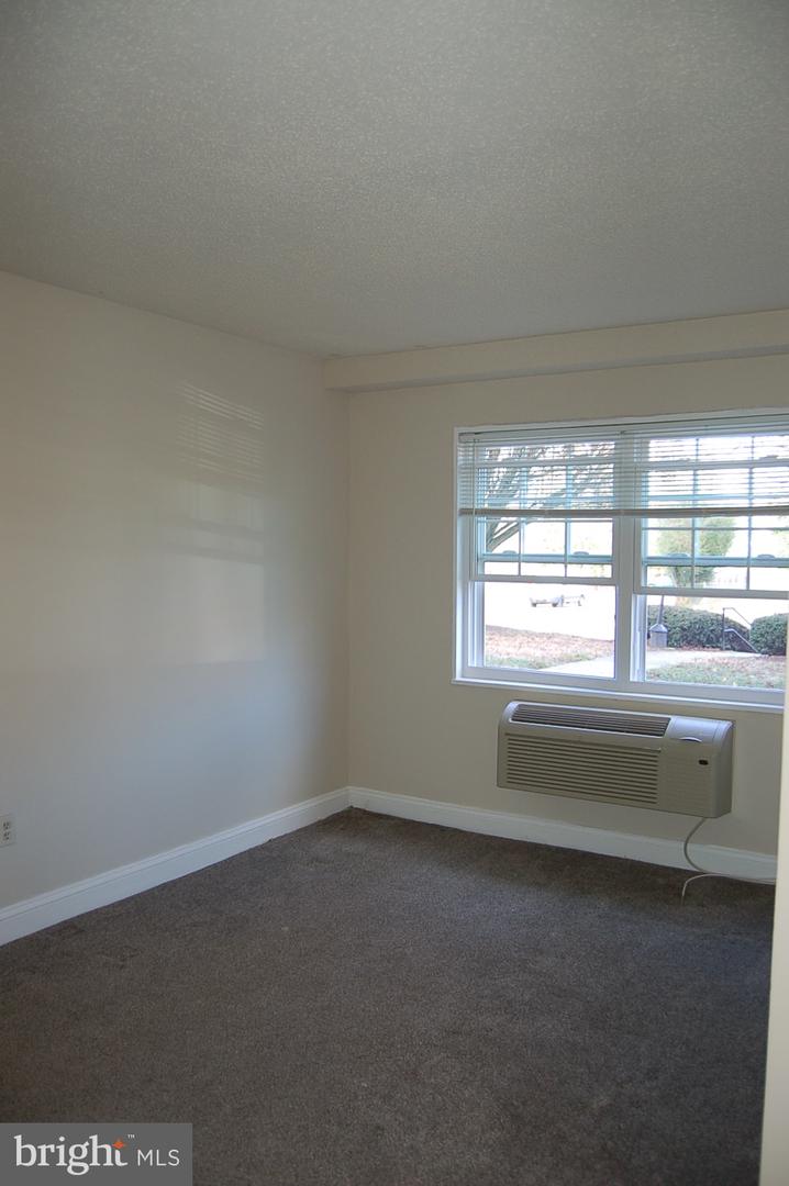 2237 FARRINGTON AVE #101, ALEXANDRIA, Virginia 22303, 1 Bedroom Bedrooms, ,1 BathroomBathrooms,Residential,For sale,2237 FARRINGTON AVE #101,VAFX2282452 MLS # VAFX2282452