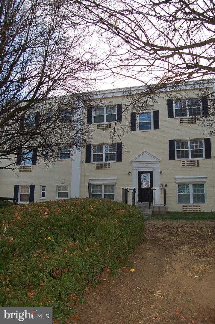 2237 FARRINGTON AVE #101, ALEXANDRIA, Virginia 22303, 1 Bedroom Bedrooms, ,1 BathroomBathrooms,Residential,For sale,2237 FARRINGTON AVE #101,VAFX2282452 MLS # VAFX2282452
