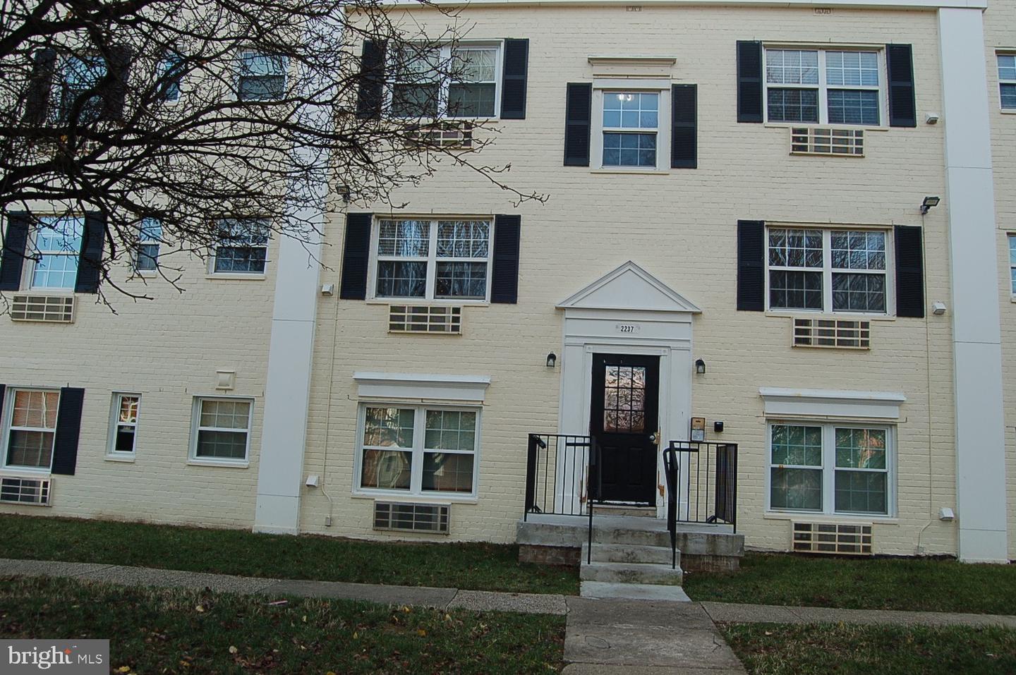 2237 FARRINGTON AVE #101, ALEXANDRIA, Virginia 22303, 1 Bedroom Bedrooms, ,1 BathroomBathrooms,Residential,For sale,2237 FARRINGTON AVE #101,VAFX2282452 MLS # VAFX2282452