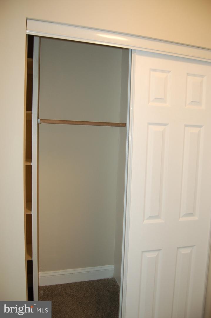 2237 FARRINGTON AVE #101, ALEXANDRIA, Virginia 22303, 1 Bedroom Bedrooms, ,1 BathroomBathrooms,Residential,For sale,2237 FARRINGTON AVE #101,VAFX2282452 MLS # VAFX2282452