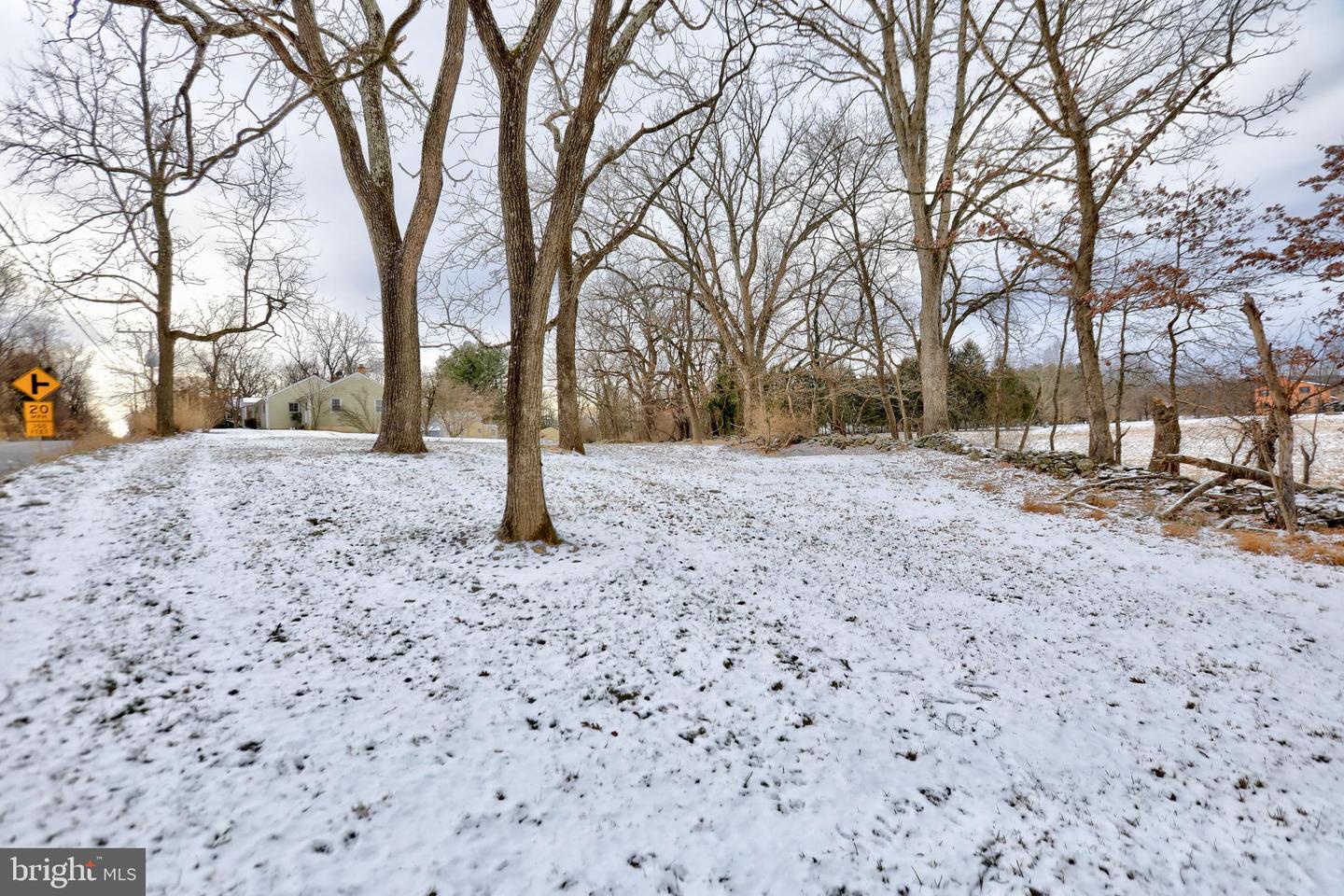 16819 WOODGROVE RD, ROUND HILL, Virginia 20141, 4 Bedrooms Bedrooms, ,1 BathroomBathrooms,Residential,For sale,16819 WOODGROVE RD,VALO2112354 MLS # VALO2112354