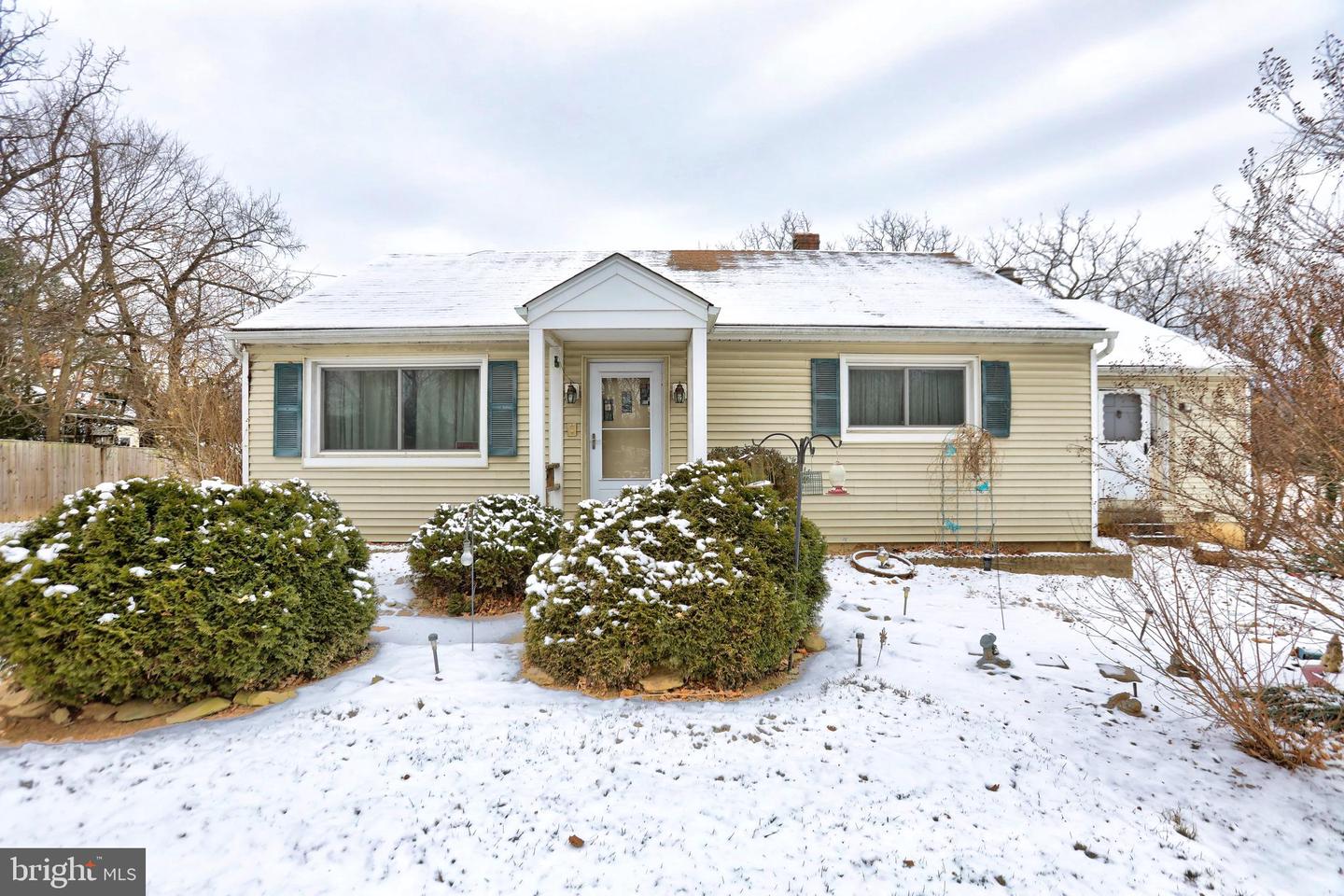 16819 WOODGROVE RD, ROUND HILL, Virginia 20141, 4 Bedrooms Bedrooms, ,1 BathroomBathrooms,Residential,For sale,16819 WOODGROVE RD,VALO2112354 MLS # VALO2112354