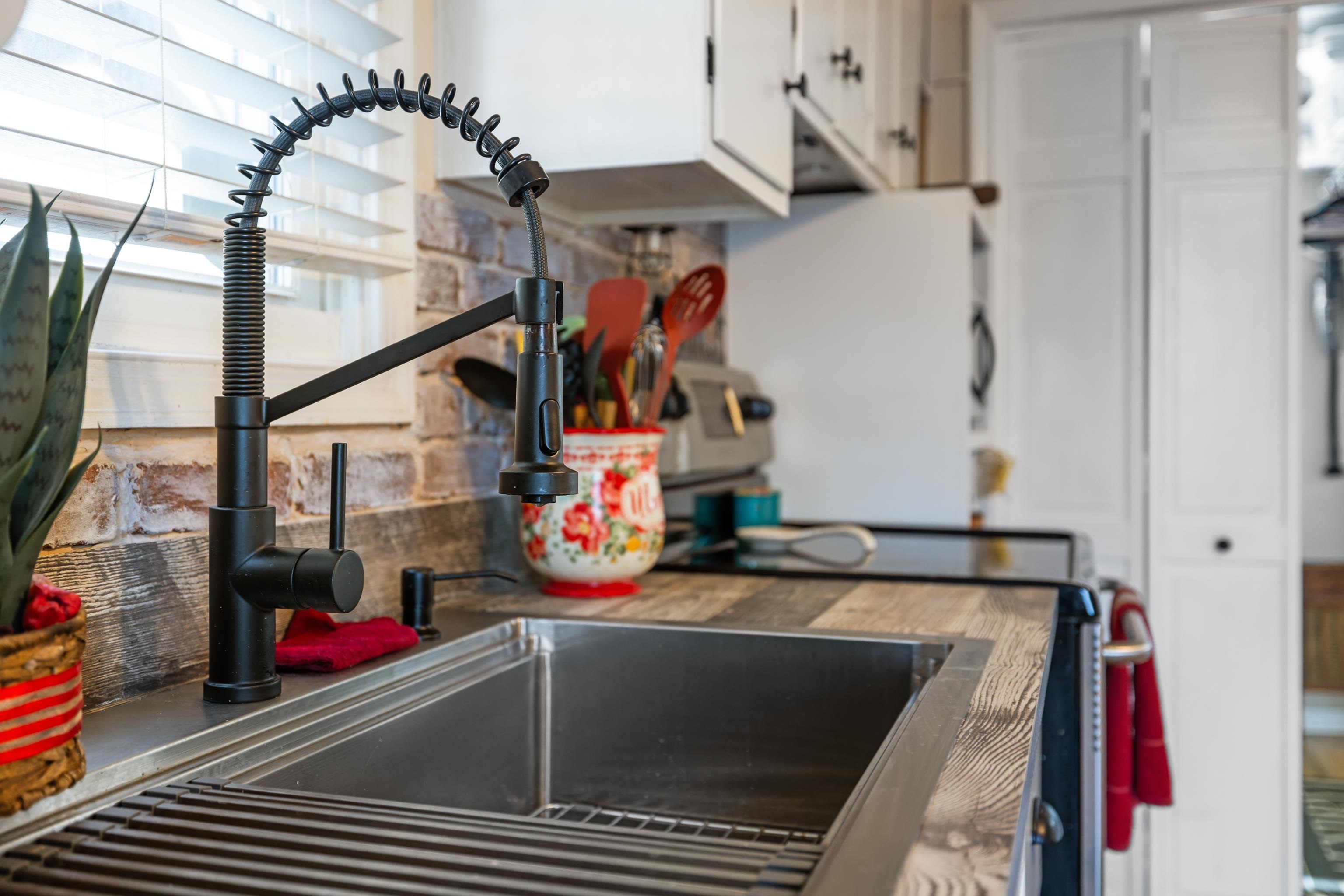 955 ENTRY SCHOOL RD, FISHERSVILLE, Virginia 22939, 4 Bedrooms Bedrooms, ,2 BathroomsBathrooms,Residential,955 ENTRY SCHOOL RD,672129 MLS # 672129 955 ENTRY SCHOOL RD, FISHERSVILLE, Virginia 22939, 4 Bedrooms Bedrooms, ,2 BathroomsBathrooms,Residential,955 ENTRY SCHOOL RD,672129 MLS # 672129