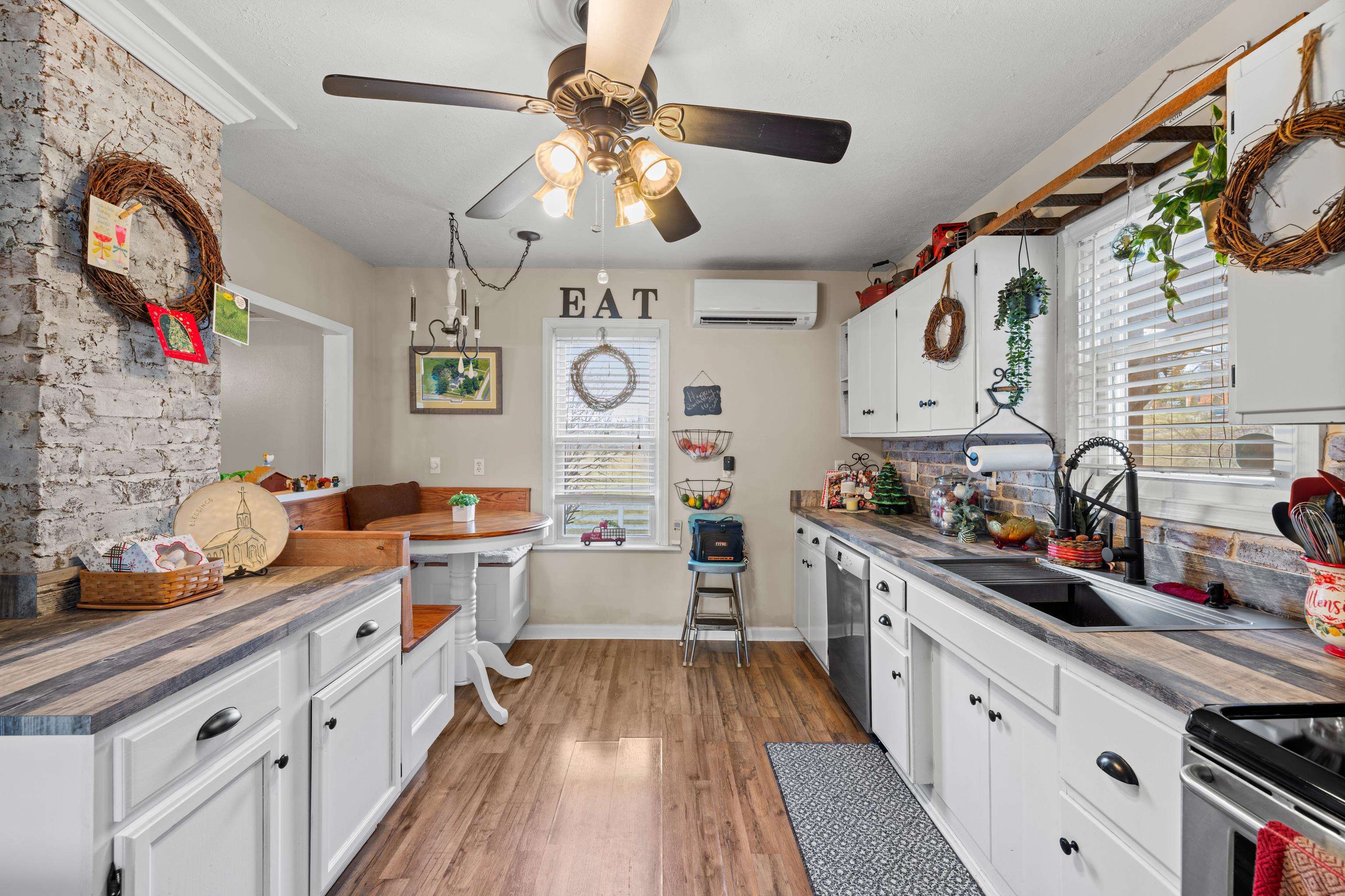 955 ENTRY SCHOOL RD, FISHERSVILLE, Virginia 22939, 4 Bedrooms Bedrooms, ,2 BathroomsBathrooms,Residential,955 ENTRY SCHOOL RD,672129 MLS # 672129 955 ENTRY SCHOOL RD, FISHERSVILLE, Virginia 22939, 4 Bedrooms Bedrooms, ,2 BathroomsBathrooms,Residential,955 ENTRY SCHOOL RD,672129 MLS # 672129