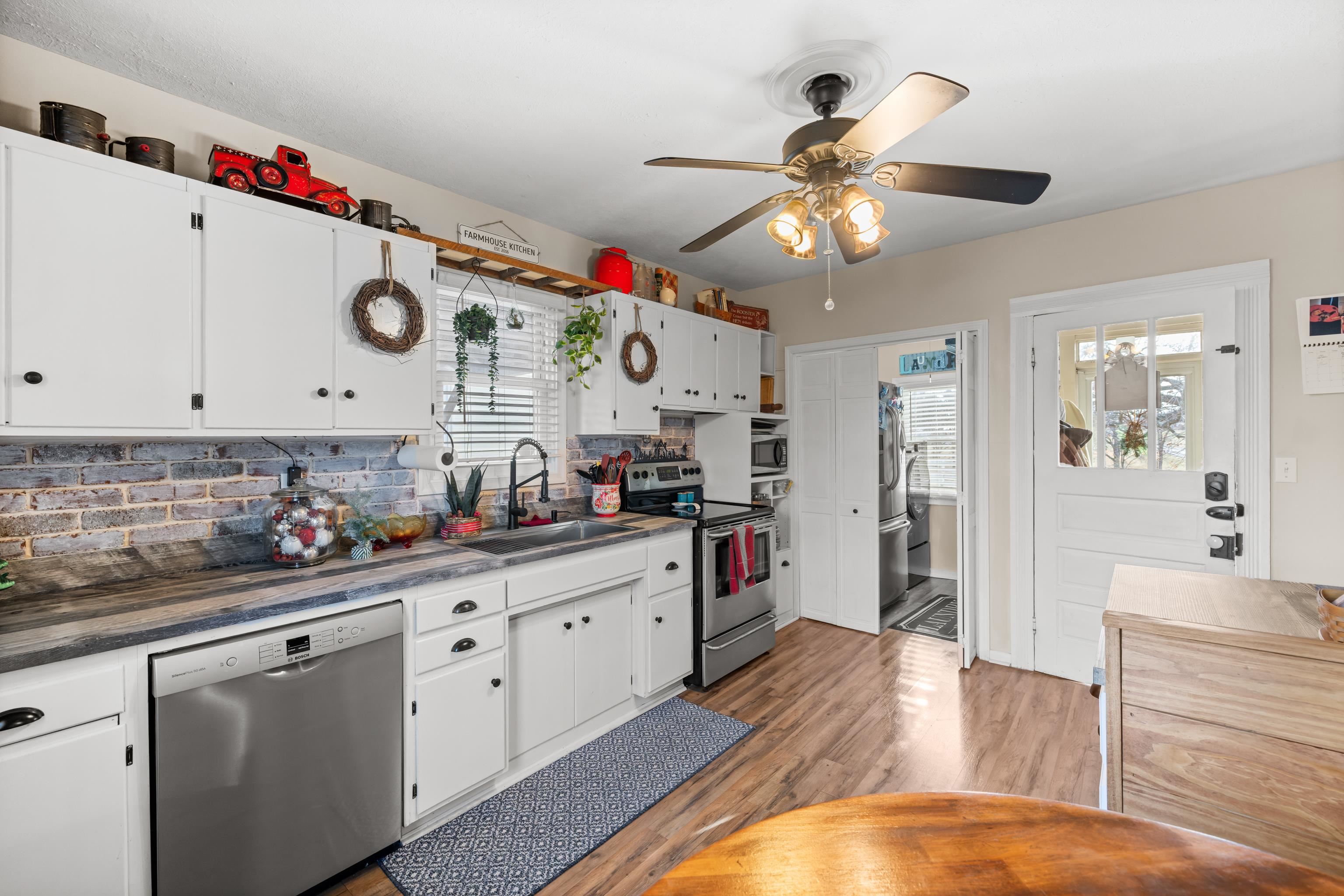 955 ENTRY SCHOOL RD, FISHERSVILLE, Virginia 22939, 4 Bedrooms Bedrooms, ,2 BathroomsBathrooms,Residential,955 ENTRY SCHOOL RD,672129 MLS # 672129 955 ENTRY SCHOOL RD, FISHERSVILLE, Virginia 22939, 4 Bedrooms Bedrooms, ,2 BathroomsBathrooms,Residential,955 ENTRY SCHOOL RD,672129 MLS # 672129